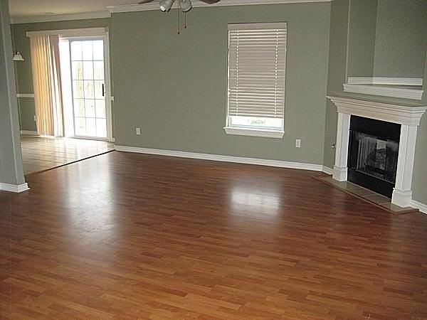 1015 Oakwood Ln - Photo 4 of 16