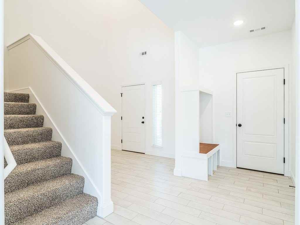2161 Wildflower Dr - Photo 3 of 39