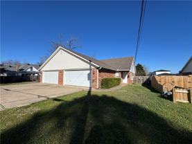 910 Nw A St #1 - Photo 1 of 1