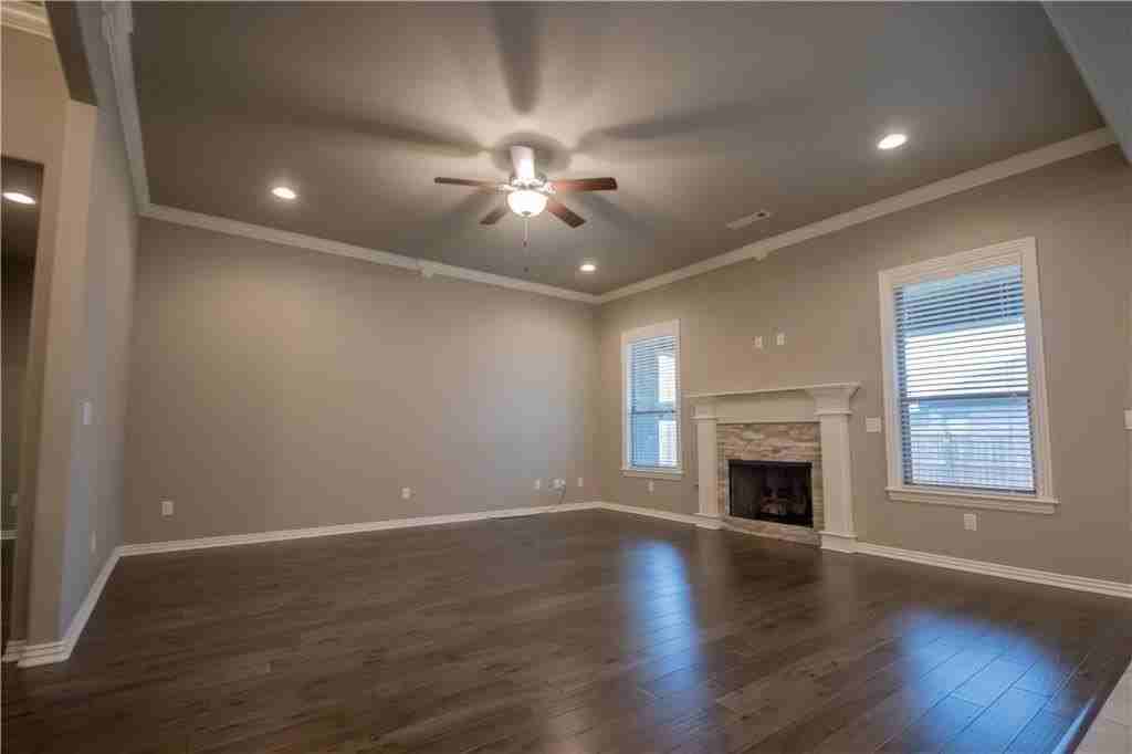 301 Cisterna Dr - Photo 2 of 20