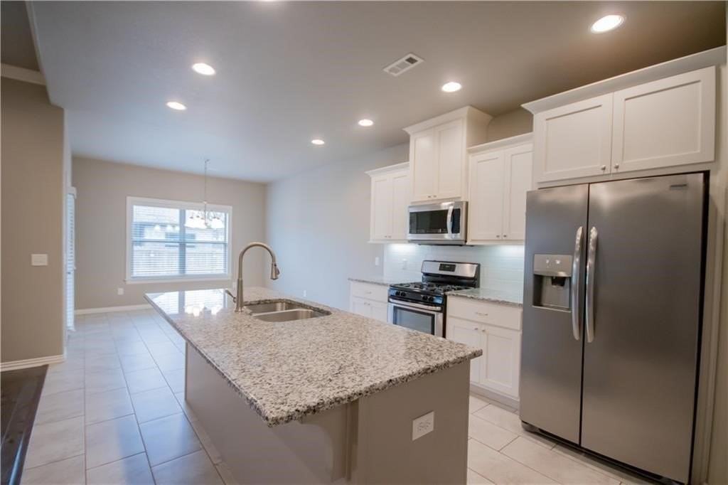 301 Cisterna Dr - Photo 5 of 20