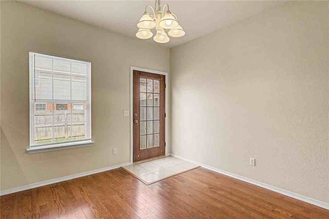 3102 Sw Deerfield Blvd #2 - Photo 6 of 21