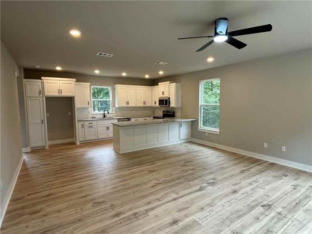 7 Prestwick Ln - Photo 3 of 19