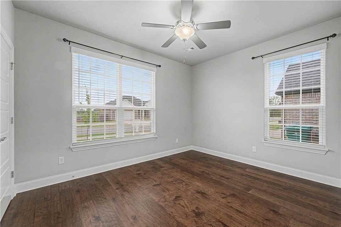 431 Linda Ln - Photo 3 of 23