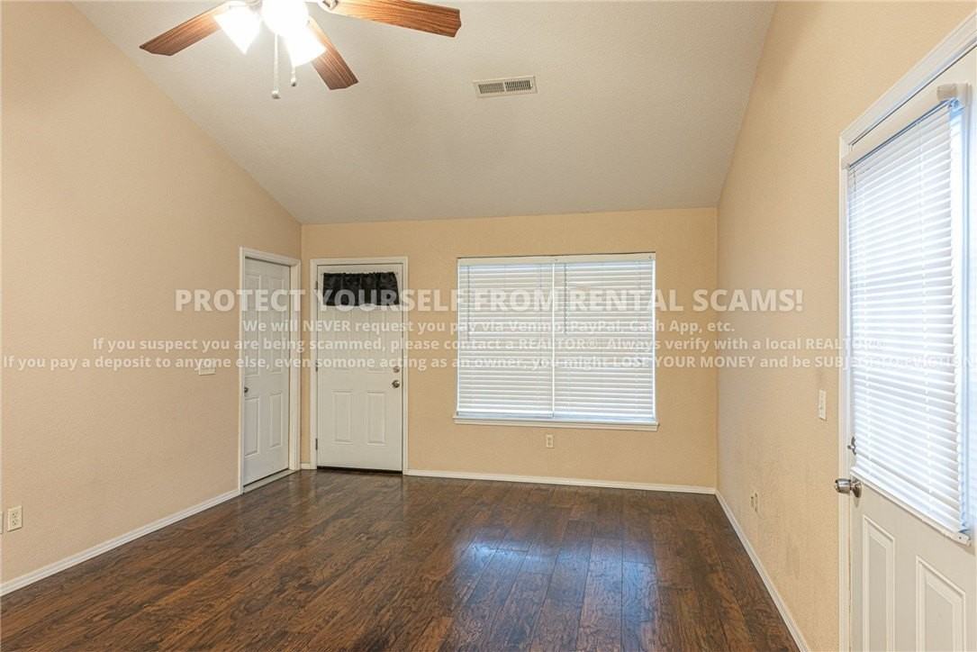 2940 Mimosa Ave - Photo 4 of 15