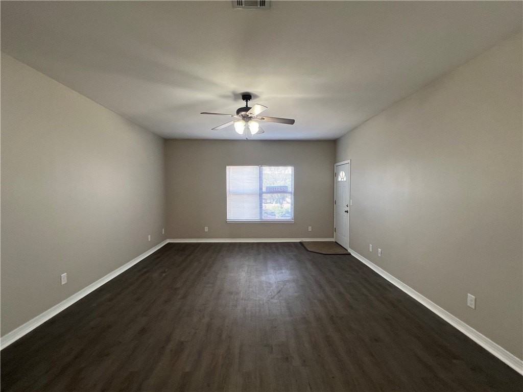 3014 Se J St Apt 20 #20 - Photo 2 of 17