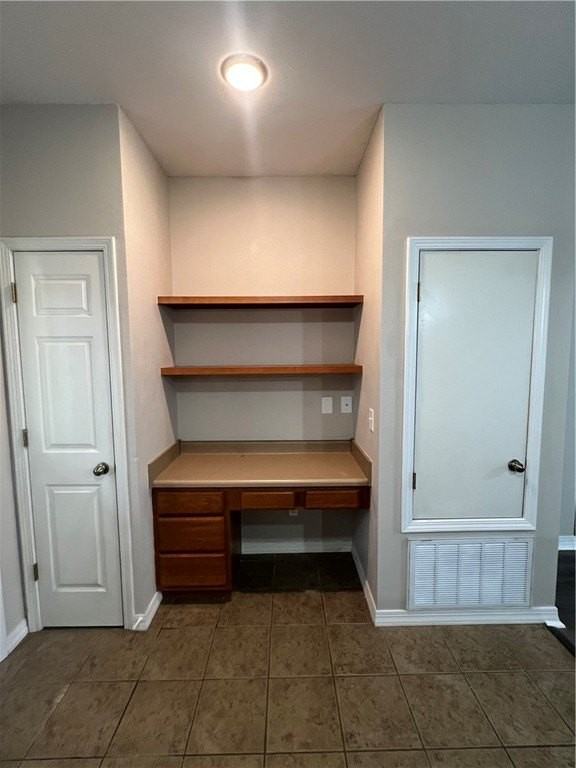 3014 Se J St Apt 20 #20 - Photo 3 of 17