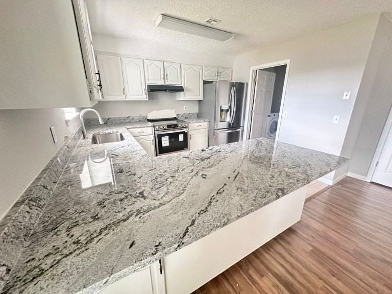 2406 Se 16th St - Photo 2 of 24