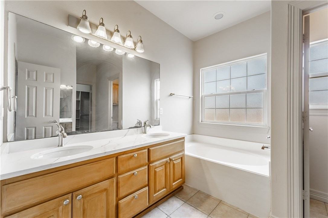 4303 W Olive St - Photo 7 of 23