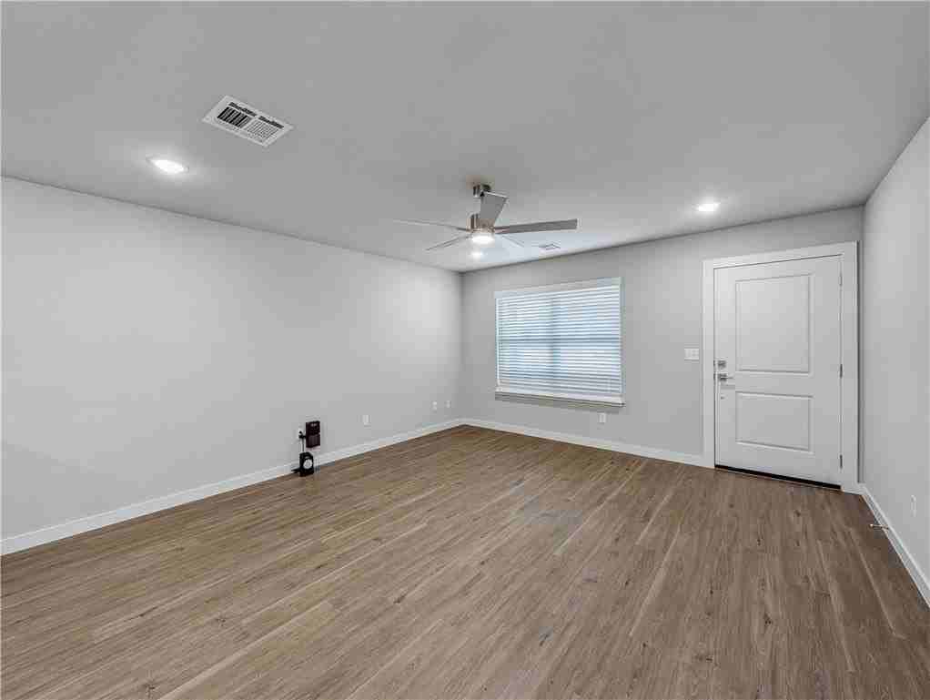 6607 Nw Altus St - Photo 2 of 10