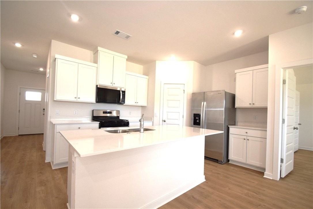 568 Colorado St - Photo 5 of 21