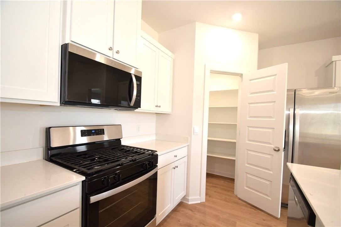 568 Colorado St - Photo 6 of 21