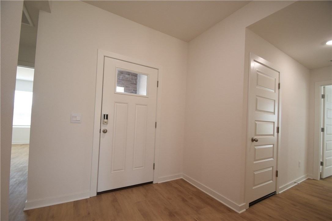 557 Colorado St - Photo 2 of 24