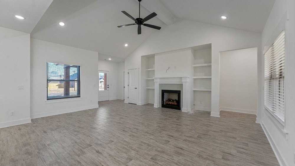 147 N Banner Ave - Photo 4 of 16