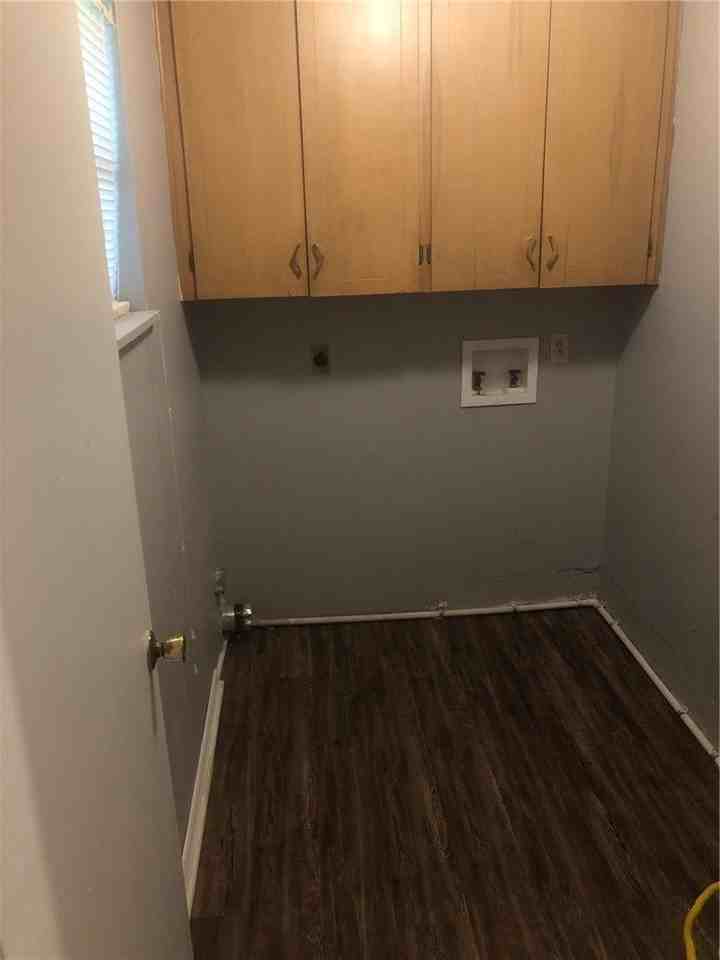 302 E Benton St - Photo 6 of 6