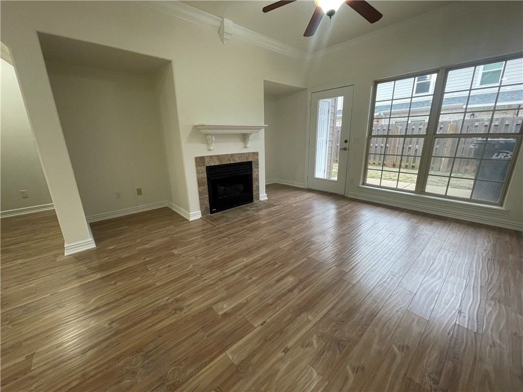 2814 2814 Valley W Court - Photo 3 of 32