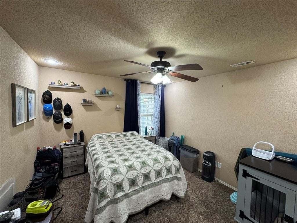 1008 Kensington Dr - Photo 4 of 12