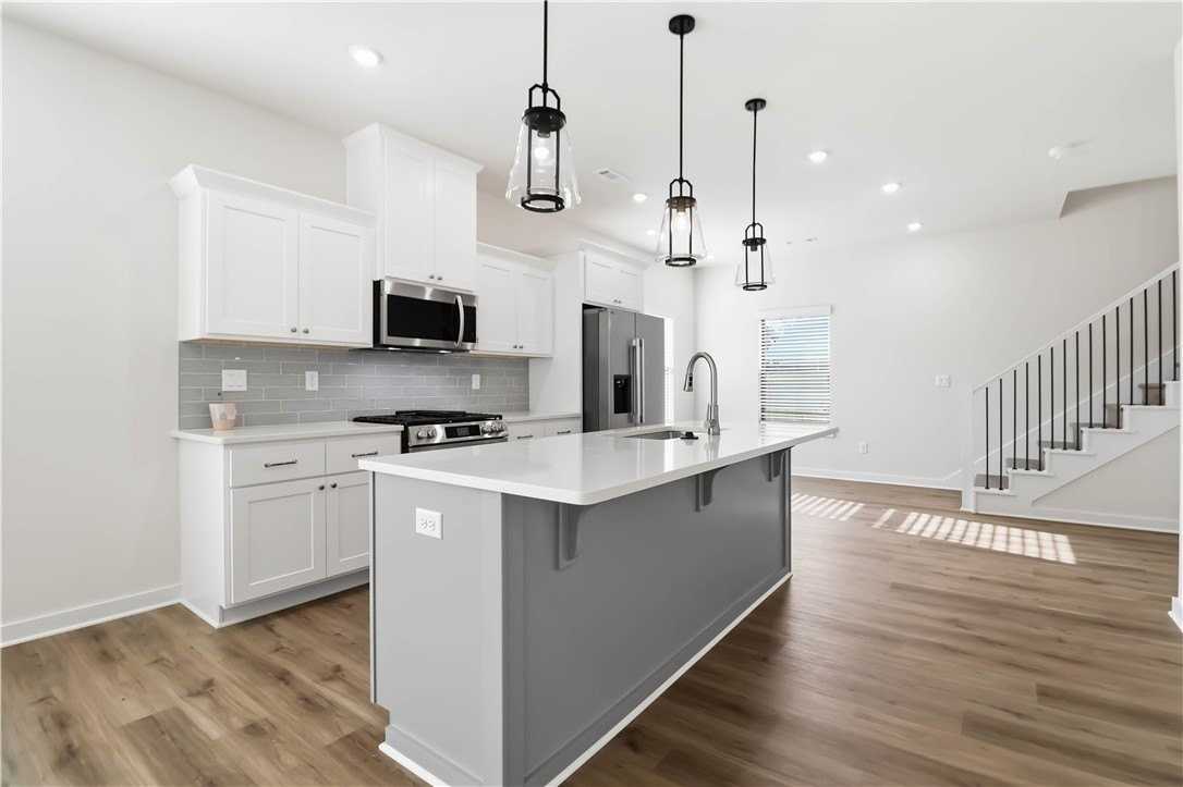 3406 Se K St Unit 1 #1 - Photo 6 of 31