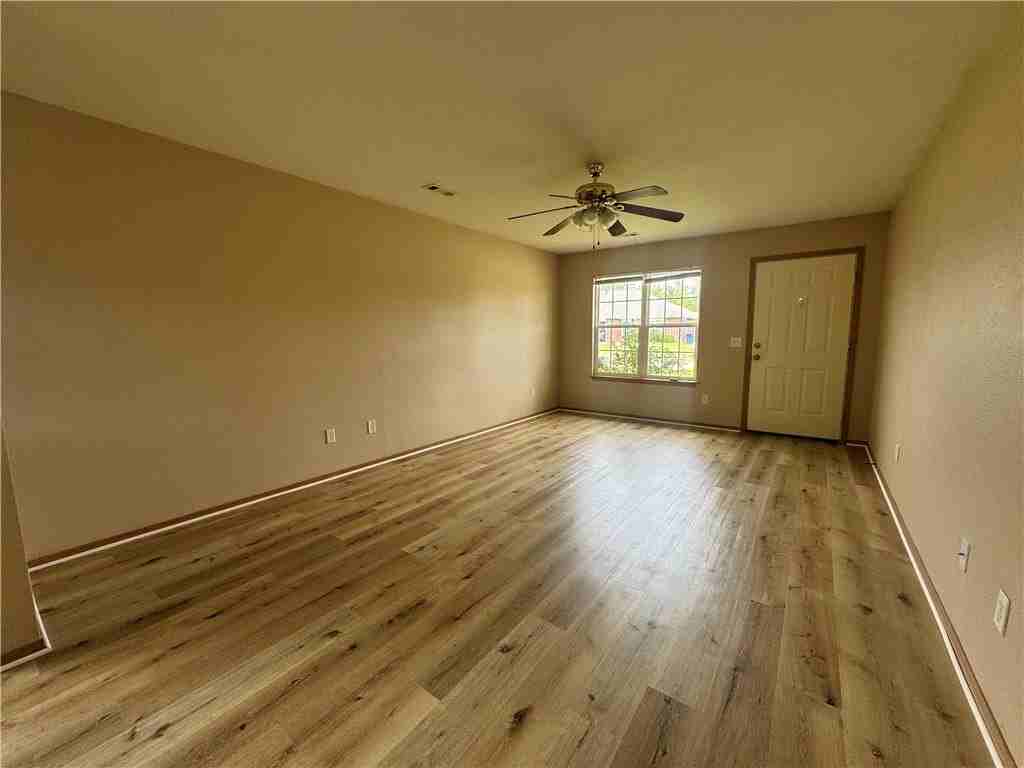 1302 N 22nd St - Photo 5 of 17