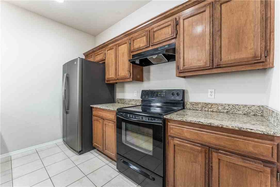 3005 Sw Deerfield Blvd #2 - Photo 7 of 22