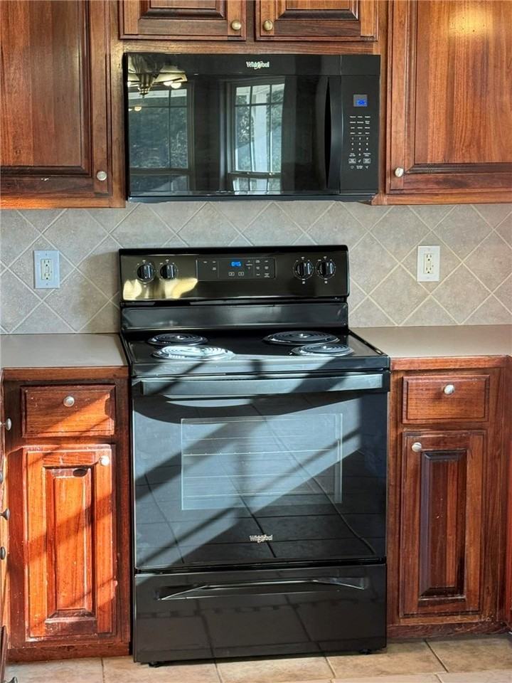 1457 Prairie View Ave - Photo 4 of 19