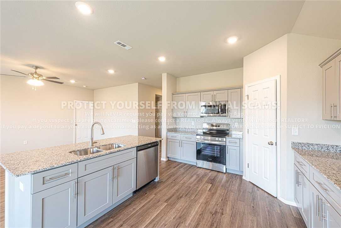 2932 W Obsidian St - Photo 6 of 15