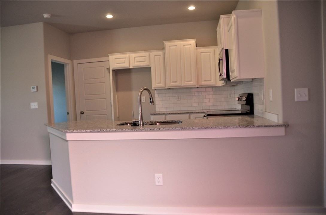 3912 Sw Peachwood Dr - Photo 5 of 27