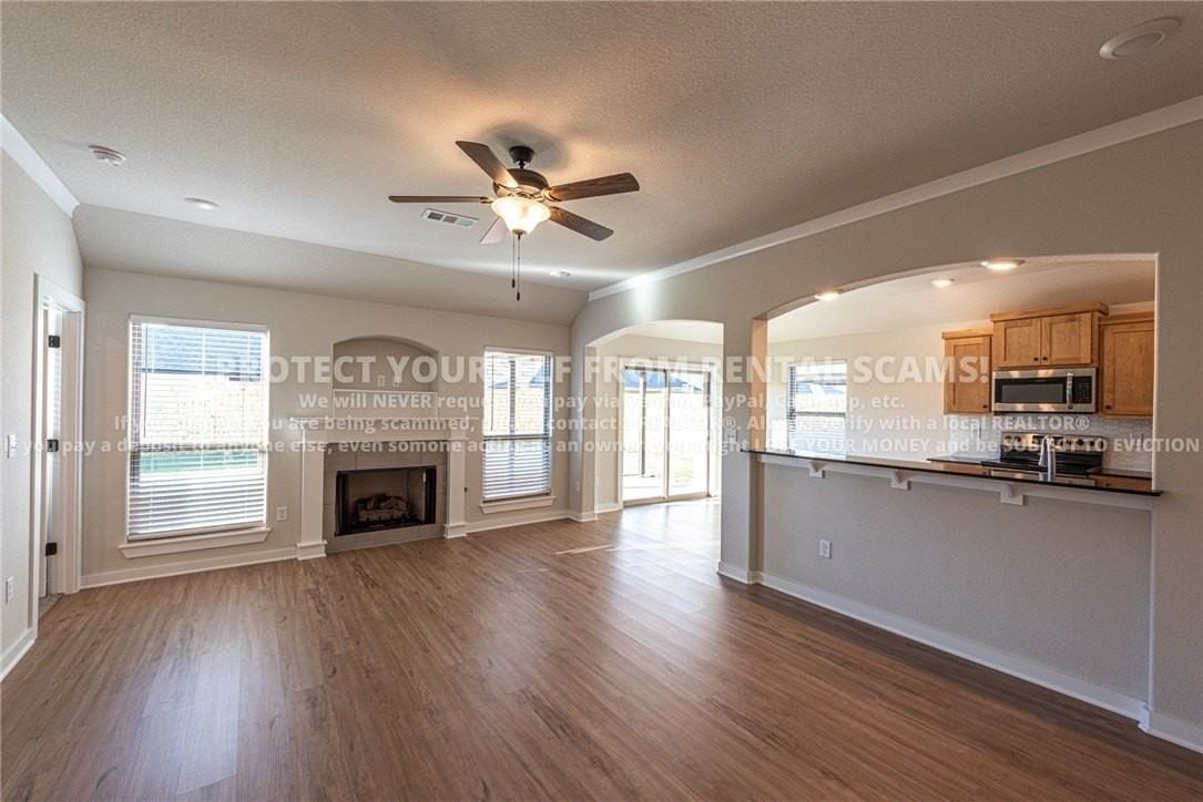 4491 W Newton Ave - Photo 3 of 16