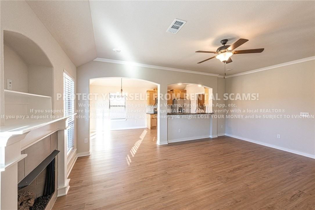 4491 W Newton Ave - Photo 5 of 16