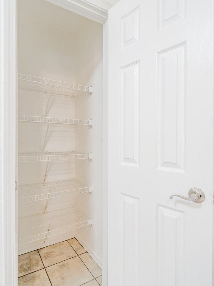 2110 Se Atherton Cir - Photo 7 of 22