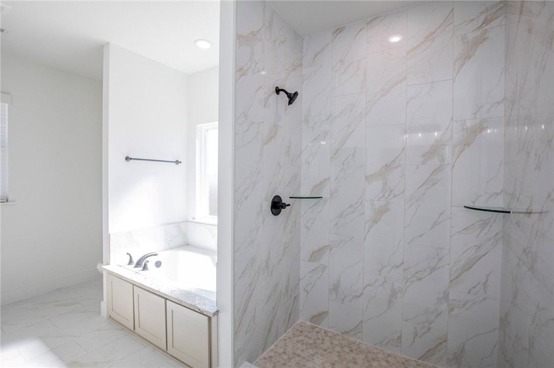 4867 Farmhouse St - Photo 5 of 25