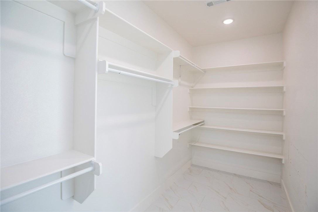 4867 Farmhouse St - Photo 7 of 25