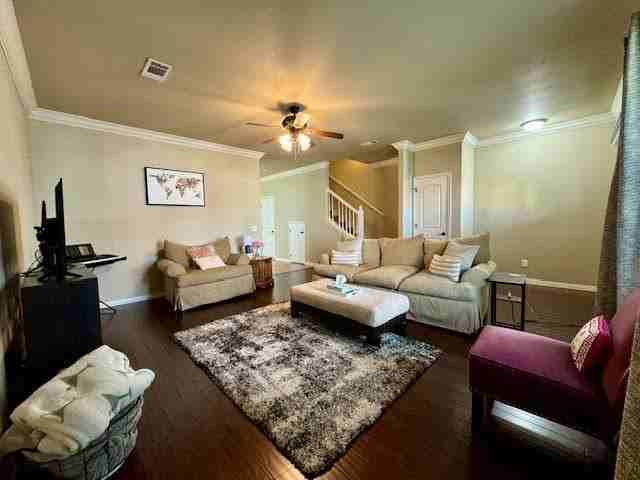 592 N Longfellow Ln - Photo 4 of 20