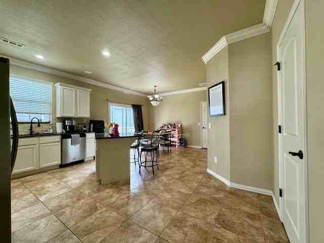 592 N Longfellow Ln - Photo 6 of 20