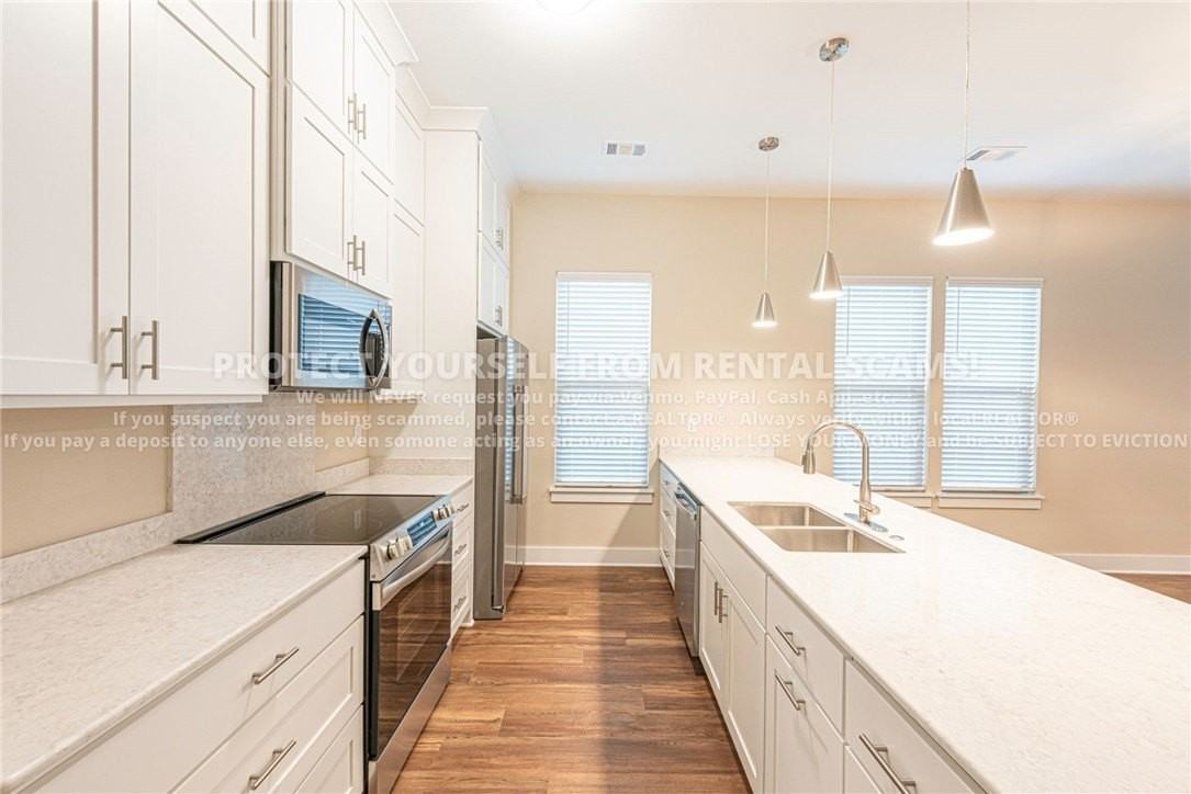 886 S Hill Ave #101 - Photo 7 of 14