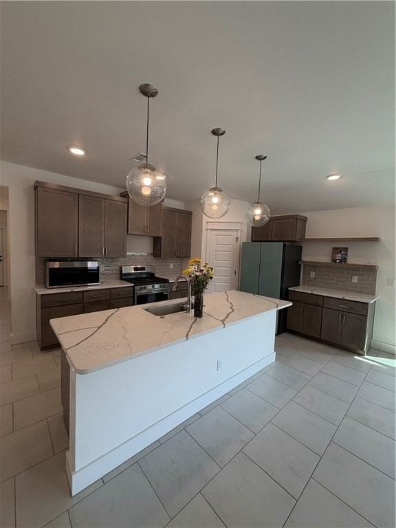 241 Ryker Rdg - Photo 3 of 23