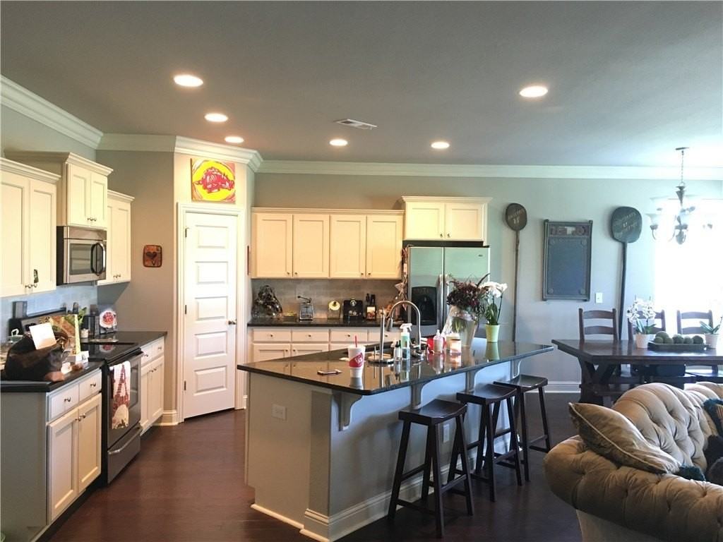 1430 Gooseneck Ln - Photo 4 of 12