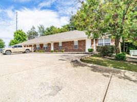 featured image of 1102 Nw Lincoln Ct Apt 2 #2