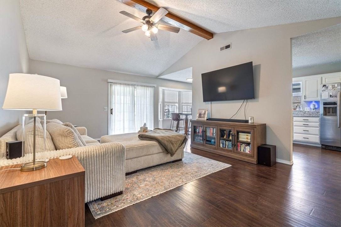 9 Jordan Ln - Photo 4 of 20