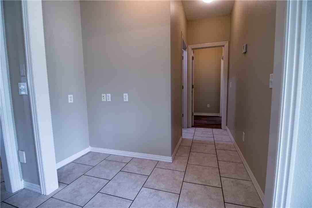 1502 Ne Dysart Woods Ln - Photo 7 of 20