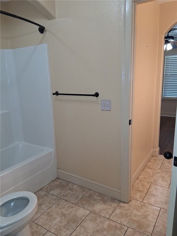 3864 W Providence Dr - Photo 3 of 20