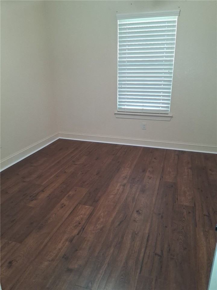3864 W Providence Dr - Photo 4 of 20