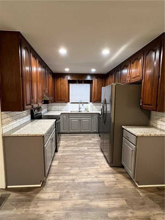 1607 Mayflower Rd - Photo 4 of 19