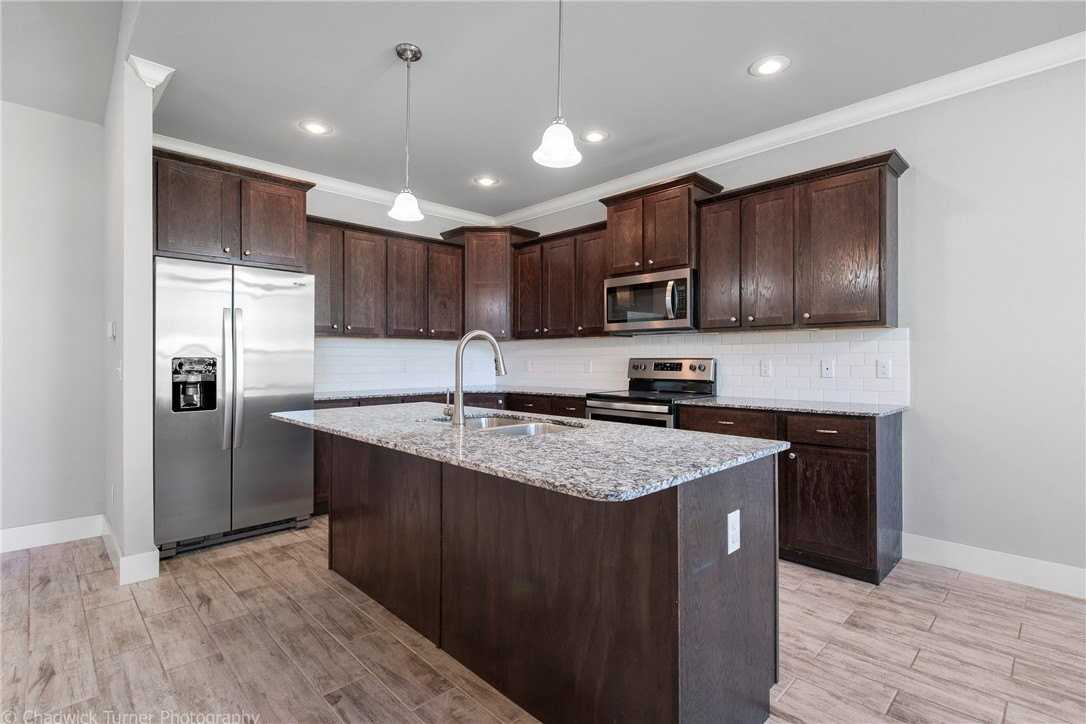 112 Alder St - Photo 3 of 15