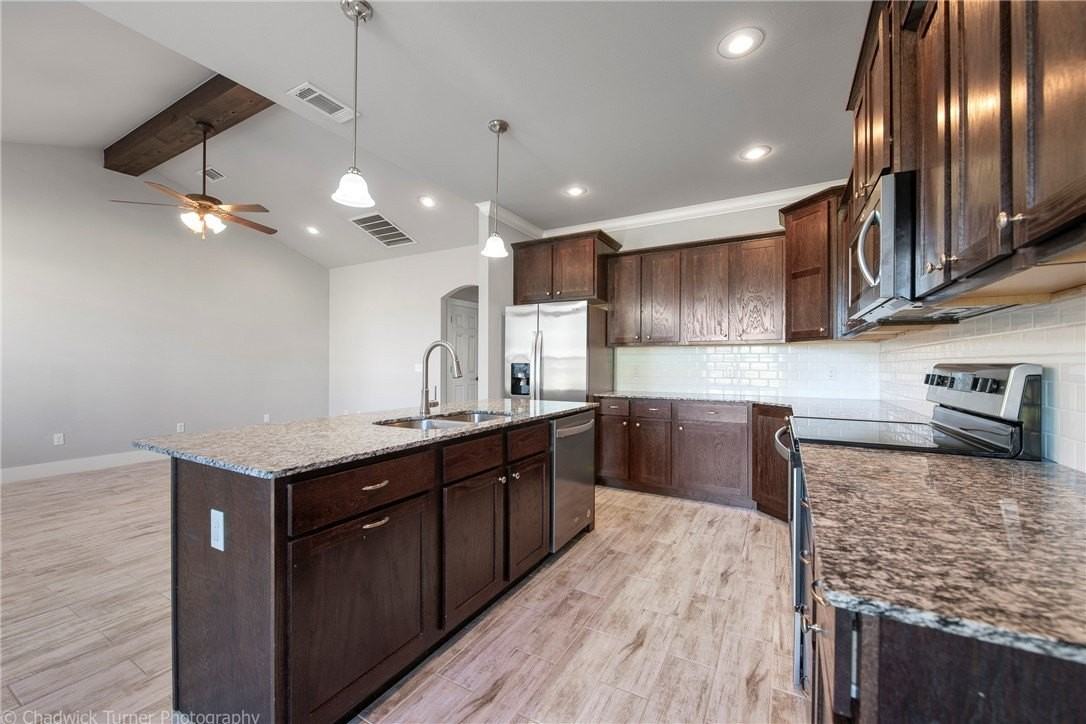 112 Alder St - Photo 6 of 15