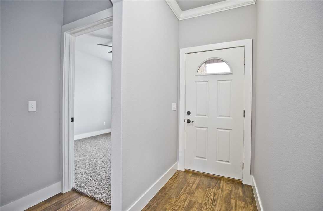 308 Alder St - Photo 4 of 19