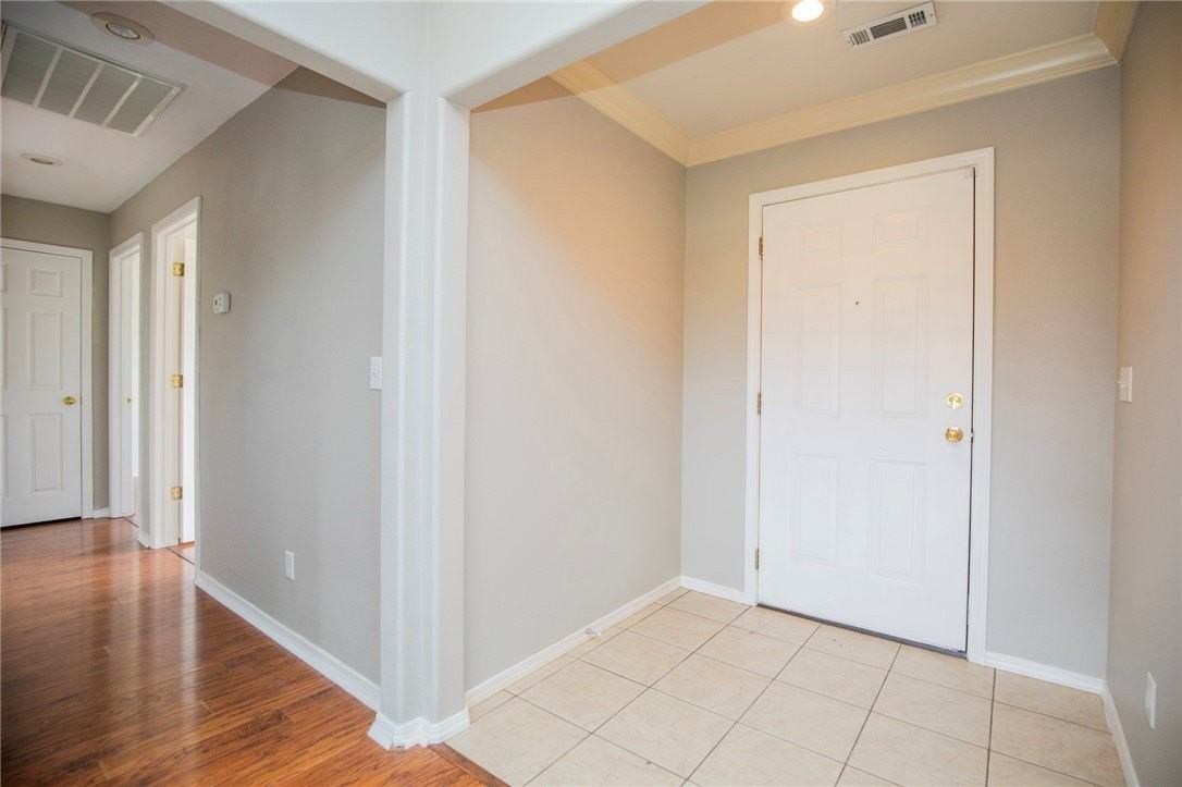 902 Sw Sandrock Rd - Photo 5 of 22