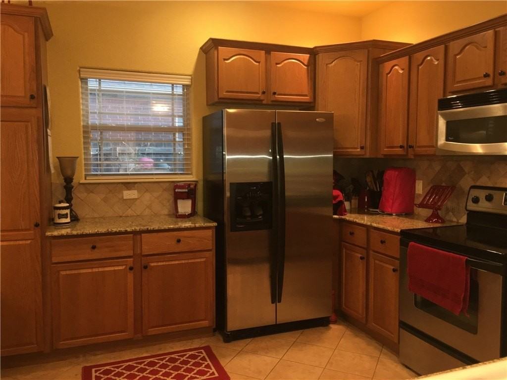 574 Westford St - Photo 2 of 13