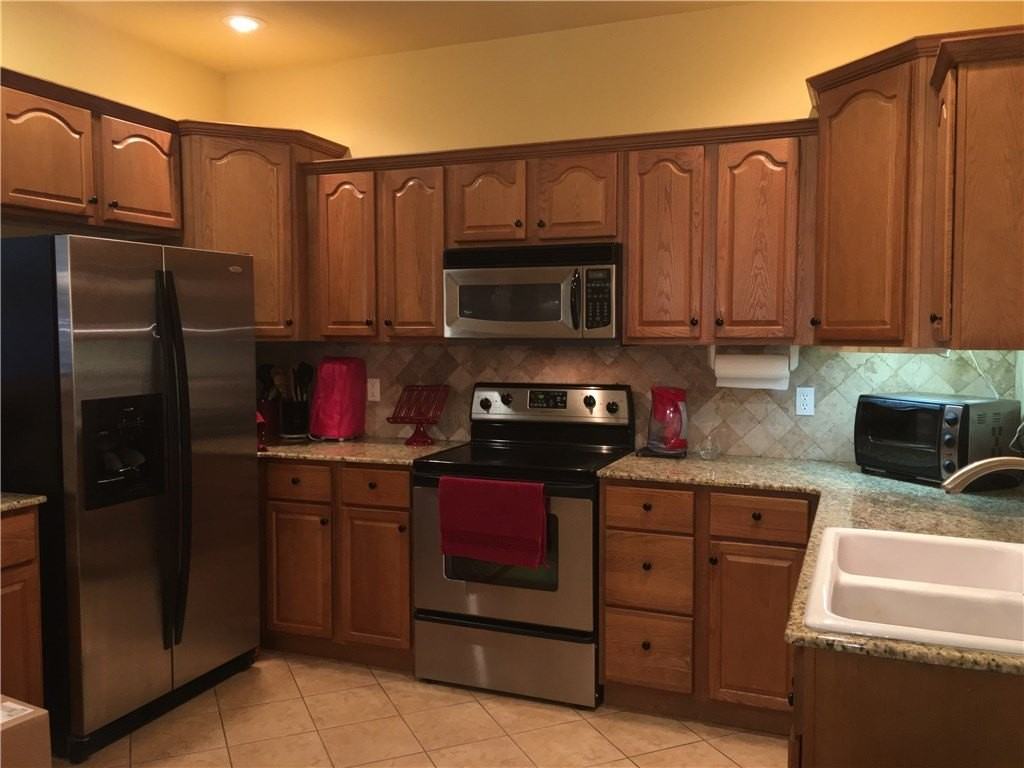 574 Westford St - Photo 3 of 13