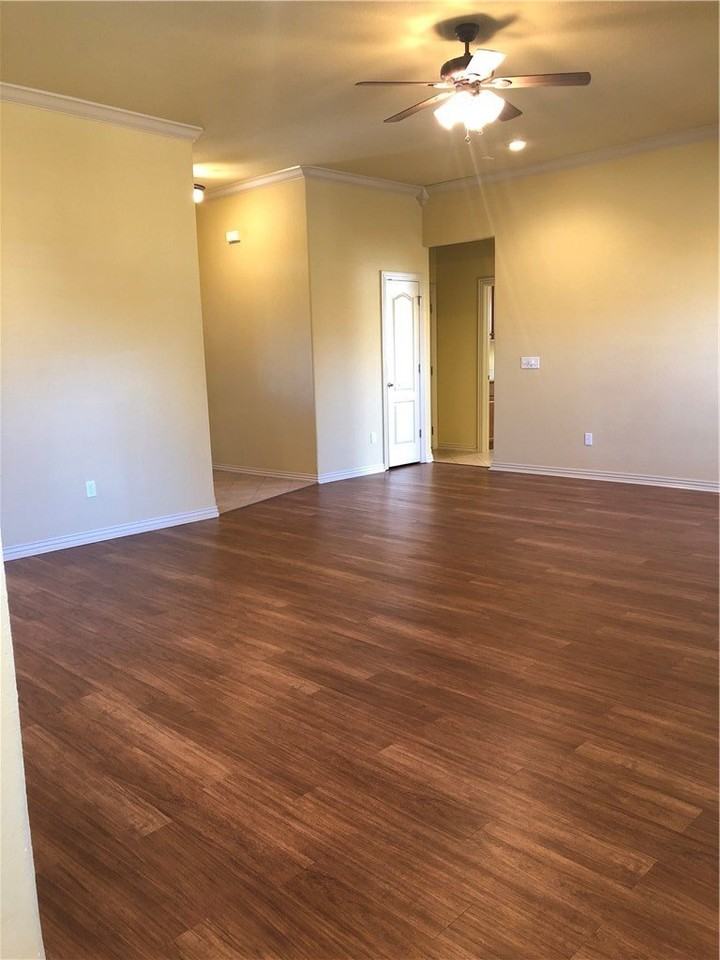 574 Westford St - Photo 7 of 13